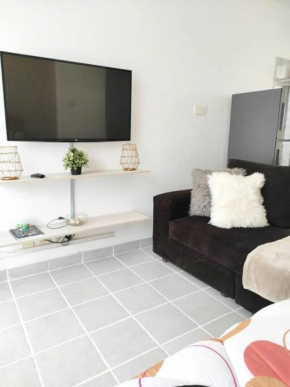 Cozy G54 Studio Apt with free WiFi & parking…